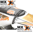 Alça Traseira / Desatolador ( Saca Roia ) Original KTM Powerparts para KTM EXC / EXCF 2020 a 2023 - SX / XC / XCF / SXF 19 a 22 - Husqvarna FC/FX/TC/TX 19 a 22 - FE/TE 2020 a 23 - Gas Gas Enduro 2021 em diante - 79712917000
