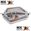 Tampa de Caixa de Filtro de AR Para Lavar a Moto Original KTM SX - XC - SXF - XCF 23 a 25 / EXCF - TBi EXC 24 e 25, Husqvarna TX - FX 23 a 25 / FE - TE TBi 24 e 25, GAS GAS 2T e 4T 24 e 25 - A46006998000
