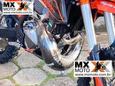 Protetor de Curva Carbono / Fibra Marca Kicarbono KTM 2T TBI EXC 250/300 2024 a 2025 - SX/XC 250/300 23 a 25 - Husqvarna 250/300 TE/TBI 24 e 25 - TX 23 a 25 - Gas Gas EC/EX 250/300 2T 24 e 25 TBI
