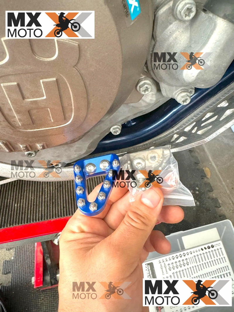 Ponta de Pedal de Freio em Alumínio para KTM SX / XC / SXF / XCF 16 >  - XCW / EXC / EXCF 2017 > - Husqvarna TC FC FX TX 16 > TE FE TBi 17 > - Gas Gas todas 2T e 4T 2021 > Substitui a peça: 55413051000