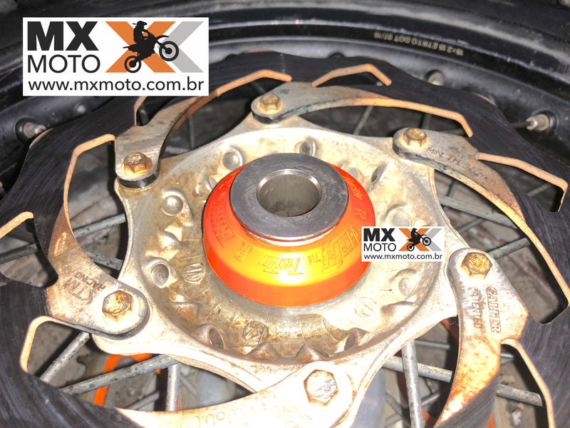 Conjunto de Tampas de Proteção do Rolamento da Roda Traseira Original Laranja KTM / HUSABERG /  HUSQVARNA - 79610915000EB