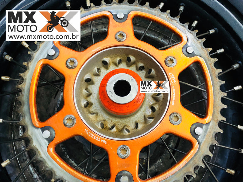 Conjunto de Tampas de Proteção do Rolamento da Roda Traseira Original Laranja KTM / HUSABERG /  HUSQVARNA - 79610915000EB