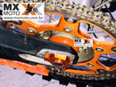 Conjunto de Tampas de Proteção do Rolamento da Roda Traseira Original Laranja KTM / HUSABERG /  HUSQVARNA - 79610915000EB