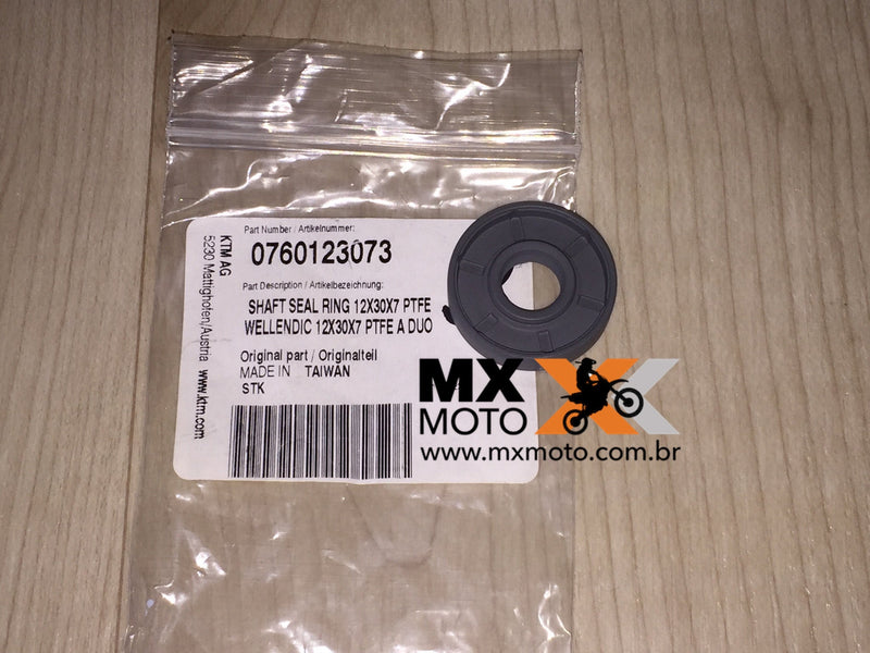 Retentor Bomba Dagua Original 12X30X7 KTM 4T 250 a 990 2003 a 2025 - Husqvarna 14 a 25 - Gas Gas 21 a 25 - Beta 350RR - 0760123073